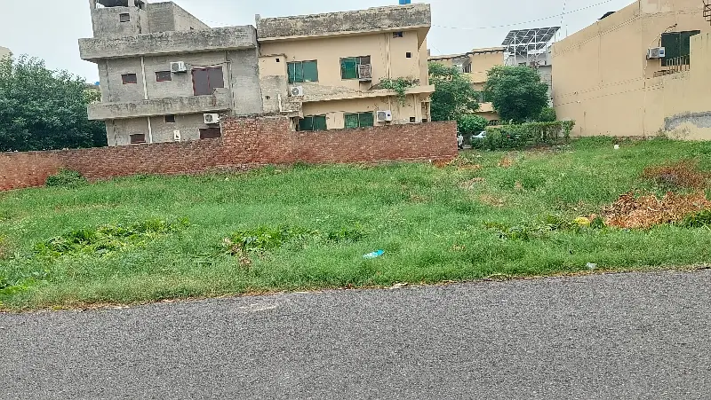 5 Marla Plot Available For Sale