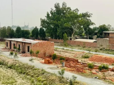 5 Marla plot for sale on 3.5 Year's installment booking just only 6 lakh monthly installment 40000 in Ali Housing Society near Bahria Town Lahore