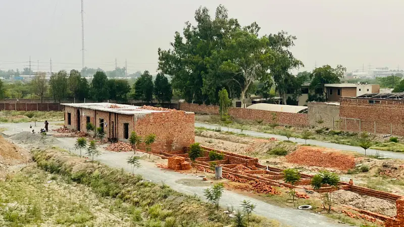 5 Marla plot for sale on 3.5 Year's installment booking just only 6 lakh monthly installment 40000 in Ali Housing Society near Bahria Town Lahore