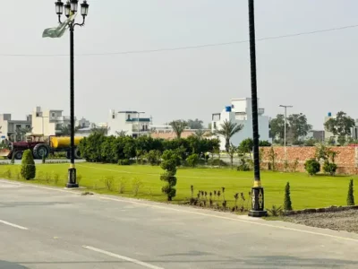 5 Marla plot for sale on 3.5 Year's installment booking just only 6 lakh monthly installment 40000 in Ali Housing Society near Bahria Town Lahore
