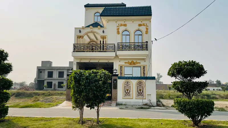 5 Marla plot for sale on 3.5 Year's installment booking just only 6 lakh monthly installment 40000 in Ali Housing Society near Bahria Town Lahore