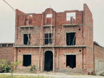 5 Marla plot for sale on 3.5 Year's installment booking just only 6 lakh monthly installment 40000 in Ali Housing Society near Bahria Town Lahore