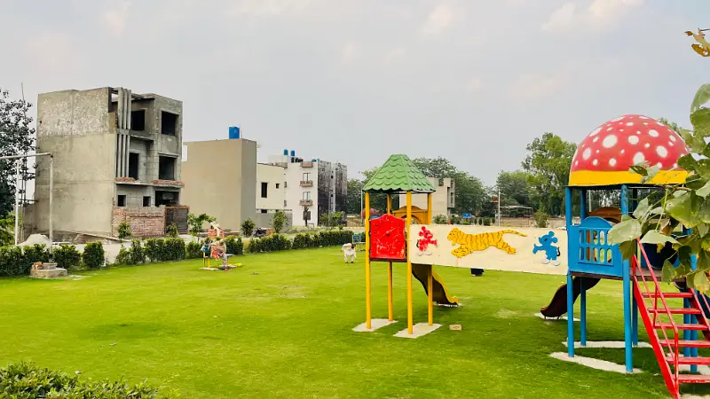 5 Marla plot for sale on 3.5 Year's installment booking just only 6 lakh monthly installment 40000 in Ali Housing Society near Bahria Town Lahore