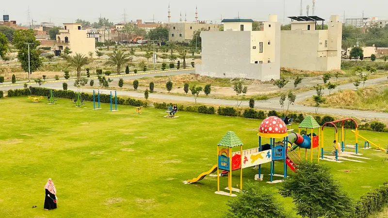 5 Marla plot for sale on 3.5 Year's installment booking just only 6 lakh monthly installment 40000 in Ali Housing Society near Bahria Town Lahore