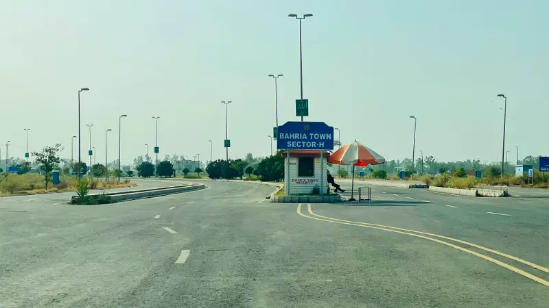 5 Marla Possession Plot For Sale in Bahria Town Sector H Lahore Main jati Umrah Road