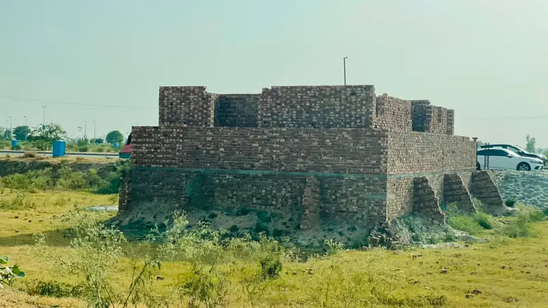 5 Marla Possession Plot For Sale in Bahria Town Sector H Lahore Main jati Umrah Road