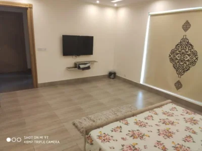 56 MARLA IDEAL LOCATION HOUSE UP FOR SALE