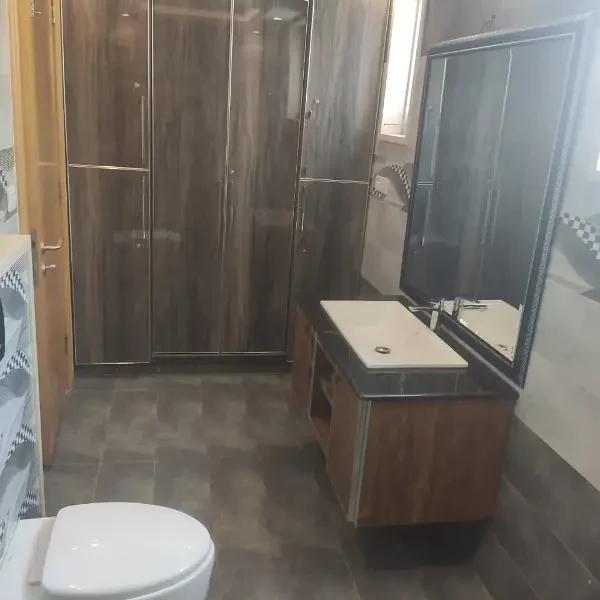 56 MARLA IDEAL LOCATION HOUSE UP FOR SALE