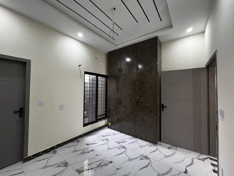 8 Marla Beautiful Ground Floor Available