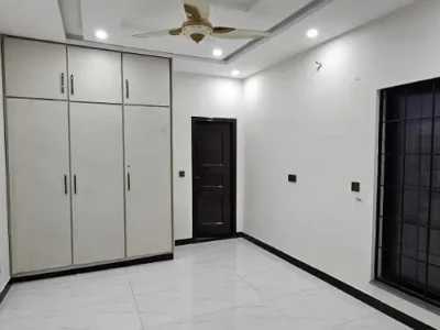 8 MARLA LIKE BRAND NEW PORTION AVAILABLE FOR RENT