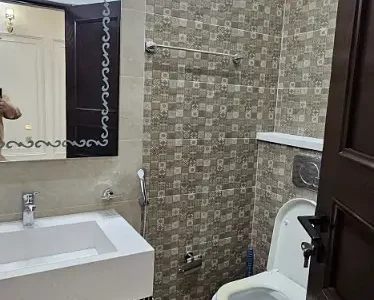 8 MARLA LIKE BRAND NEW PORTION AVAILABLE FOR RENT