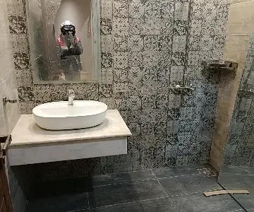 Beautiful Renovated House In Main Cantt