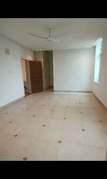 Beautiful Renovated House In Main Cantt
