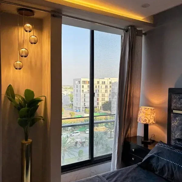 Elite living luxury stort stay apartment behria town Lahore 03001893480