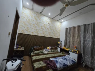 GRAUND FLOOR PHASING PARK FLAT UP FOR SALE