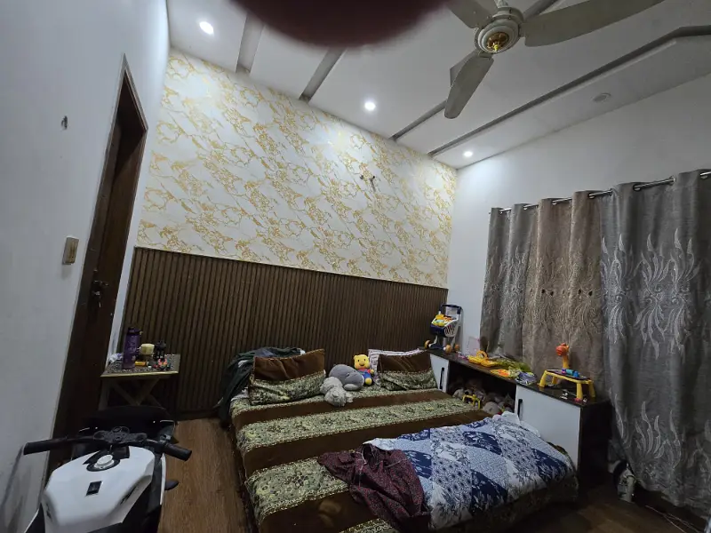 GRAUND FLOOR PHASING PARK FLAT UP FOR SALE