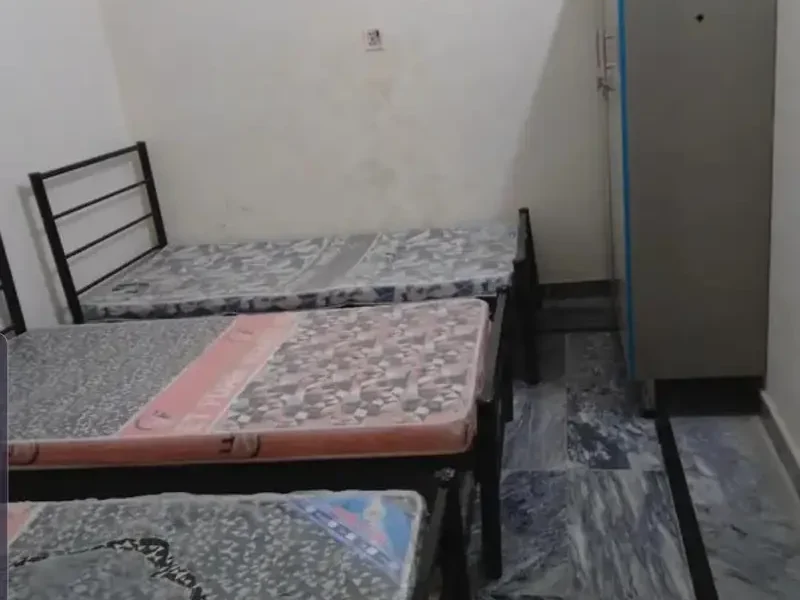 Islamabad boys hostel seats Availabe 9k 8k & complete rooms furnished