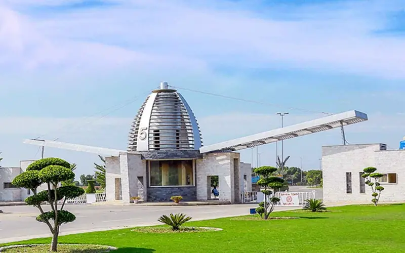 Main 200ft Road 8 Marla Commercial Plot For sale In G6 Block Bahria Orchard Phase 4