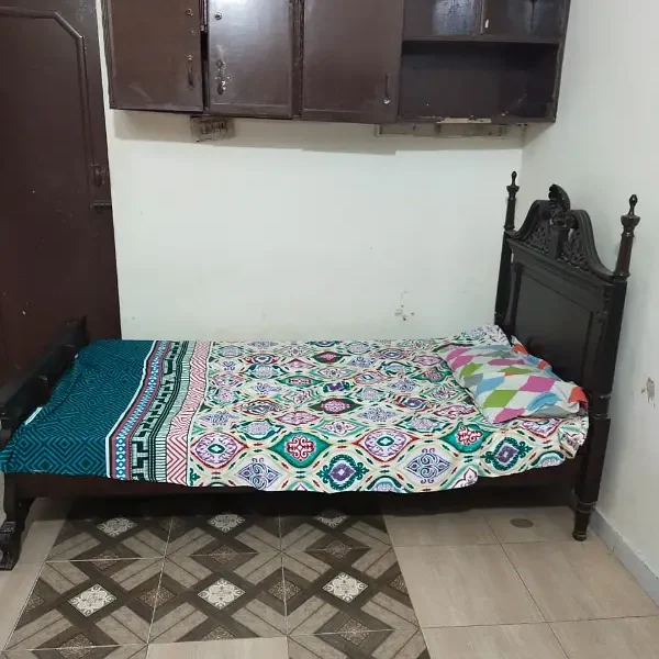 NOOR GIRLS HOSTEL FOR GIRLS ROOM AVAILABLE