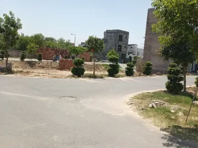 Plot For Sale Near To Plot # 280 E