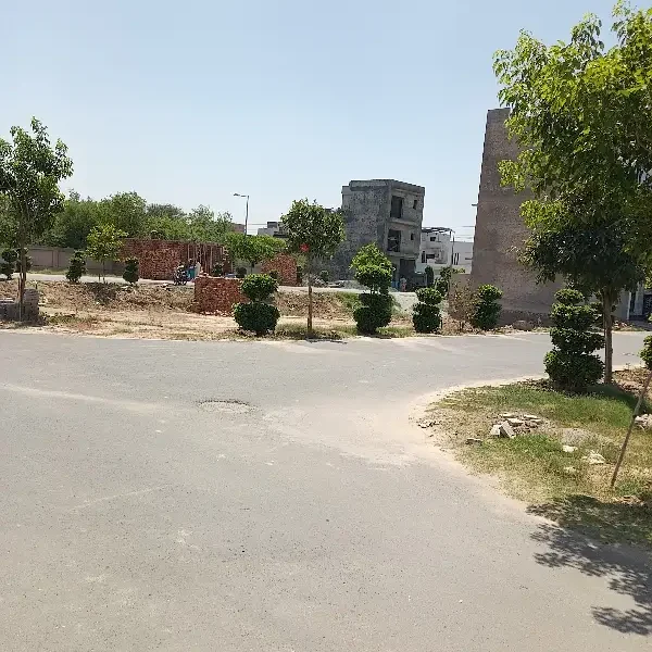 Plot For Sale Near To Plot # 280 E