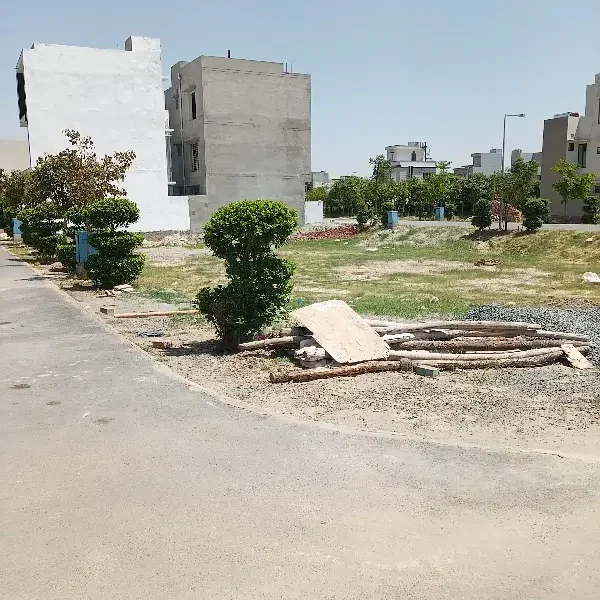 Plot For Sale Near To Plot # 280 E