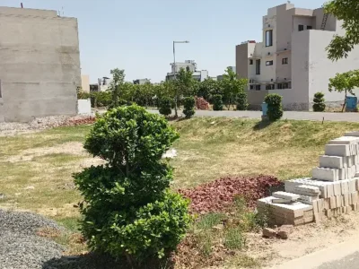 Plot For Sale Near To Plot # 280 E