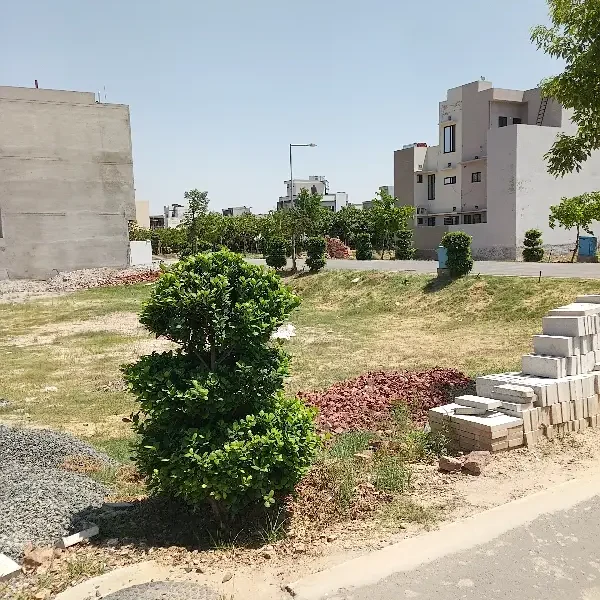 Plot For Sale Near To Plot # 280 E