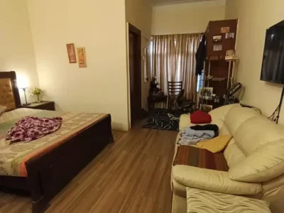 PLOT PRICE BUNGALOW IN MAIN CANTT