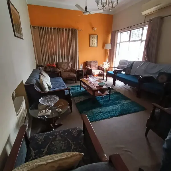 PLOT PRICE BUNGALOW IN MAIN CANTT