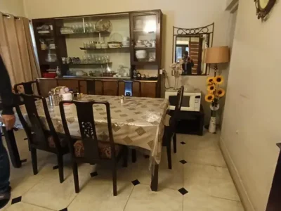 PLOT PRICE BUNGALOW IN MAIN CANTT
