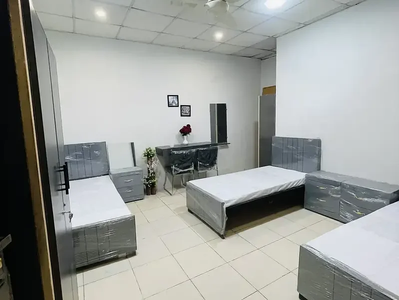 Signature Stay hostel Girls