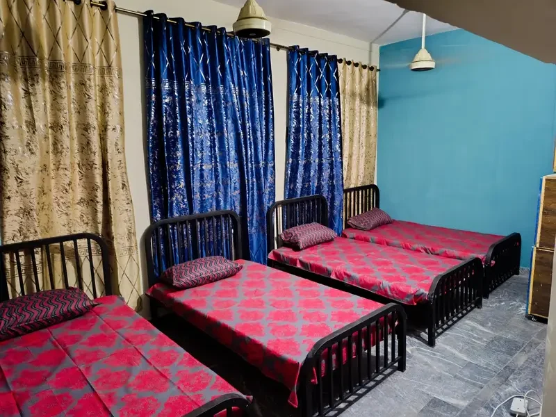 The Residence Boys Hostel Near UET, Baghbanpura Orange Line Train Stn