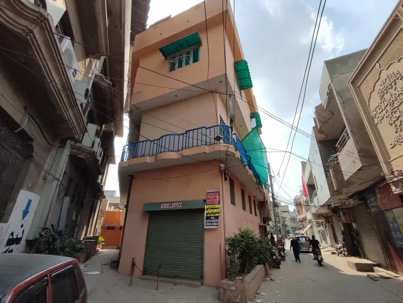 The Residence Boys Hostel Near UET, Baghbanpura Orange Line Train Stn