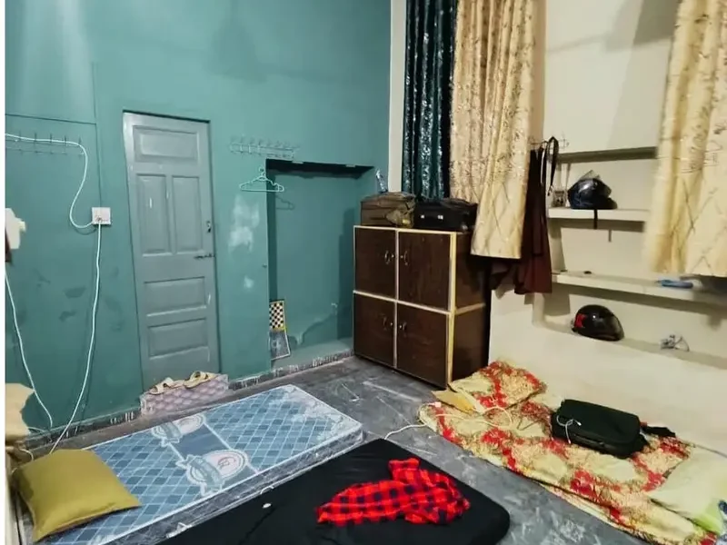 The Residence Boys Hostel Near UET, Baghbanpura Orange Line Train Stn