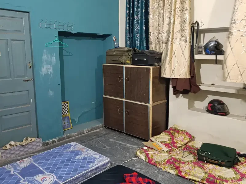 The Residence Boys Hostel Near UET, Baghbanpura Orange Line Train Stn