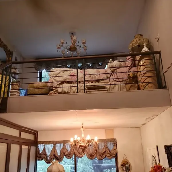 Three Side Open Livable Banglow In Main Cantt