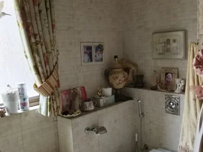 Three Side Open Livable Banglow In Main Cantt