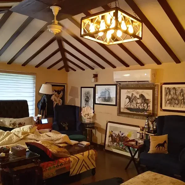 Three Side Open Livable Banglow In Main Cantt