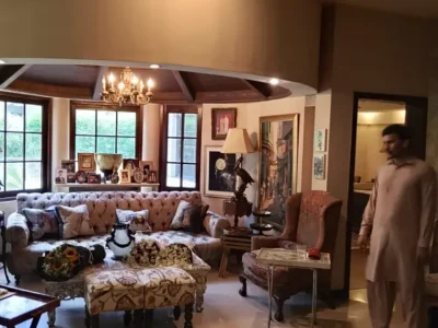 Three Side Open Livable Banglow In Main Cantt