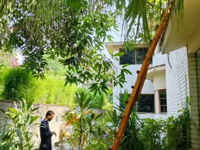 Three Side Open Livable Banglow In Main Cantt