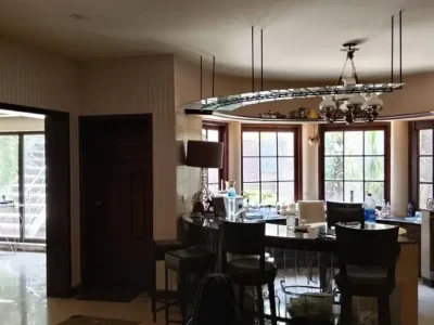 Three Side Open Livable Banglow In Main Cantt