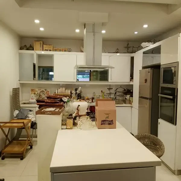 Three Side Open Livable Banglow In Main Cantt