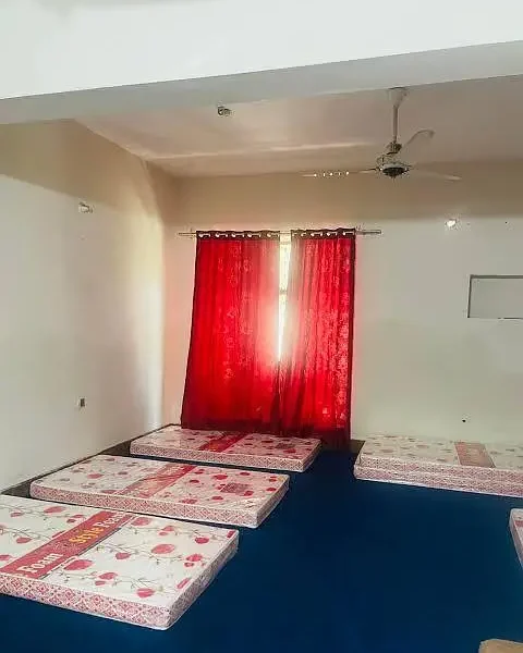 Garden Girls Hostel Lahore