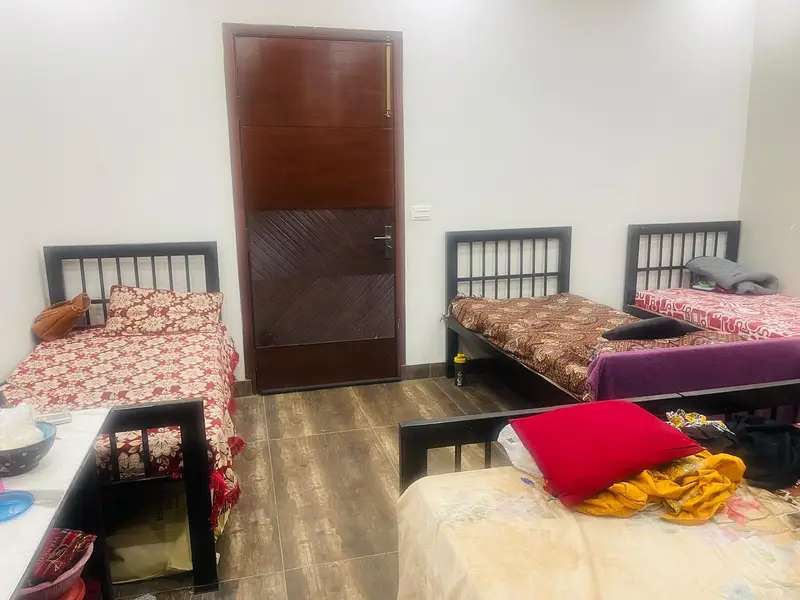 Girls Hostel Available Near PIFD University Johar Town