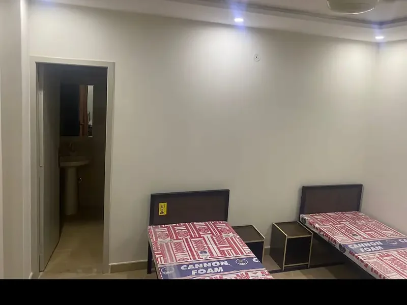 Izhan Boys Hostel Near UCP & Shoukat Khanum Airline Housing Society