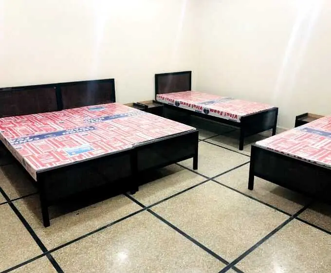 Izhan Luxury Boys Hostel near SKANS. PAC, CFE Toppers & Officers