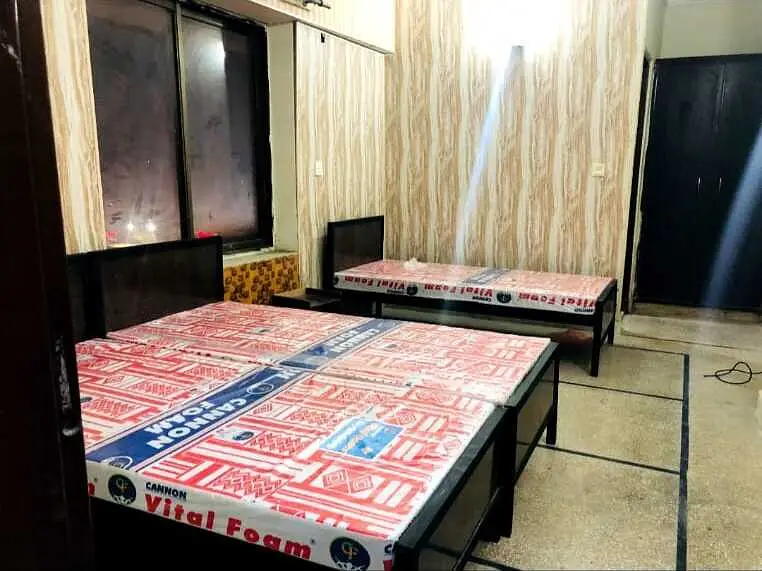 Izhan Luxury Boys Hostel near SKANS. PAC, CFE Toppers & Officers