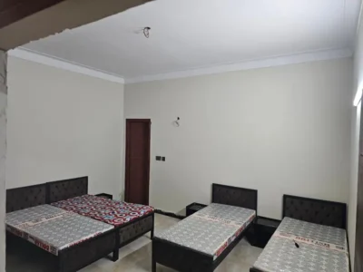 Premier Girls Hostel Gulburg3 Near Ghalib Market Mm Alam Rd, Pac Inst