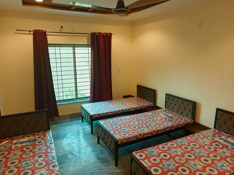 Premier Girls Hostel Near UCP University & Shaukat Khanum